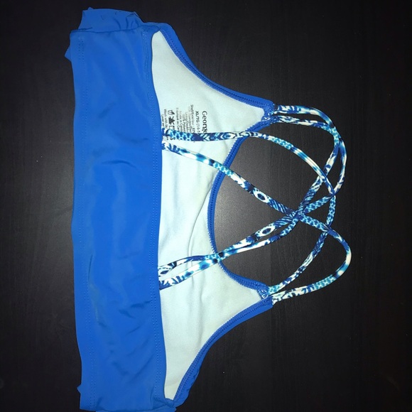 Bikini - Picture 3 of 6